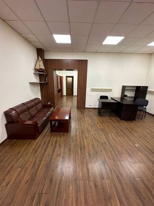 Продаётса не желое офис 90квадрат чиланзар 2 квартал гагарин аллея