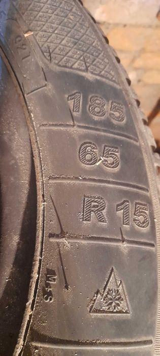 Vind 4cauciucuri 185/65/15 in 4 prezoanede iarna cu janta tabla  aliaj