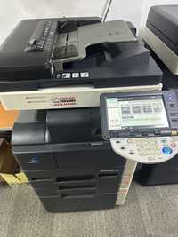 Vând copiator imprimanta alb-negru, marca Konika-Minolta, Buzhub 363