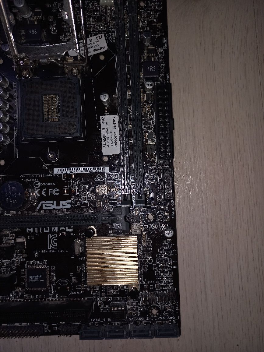 Vând placa de baza ASUS