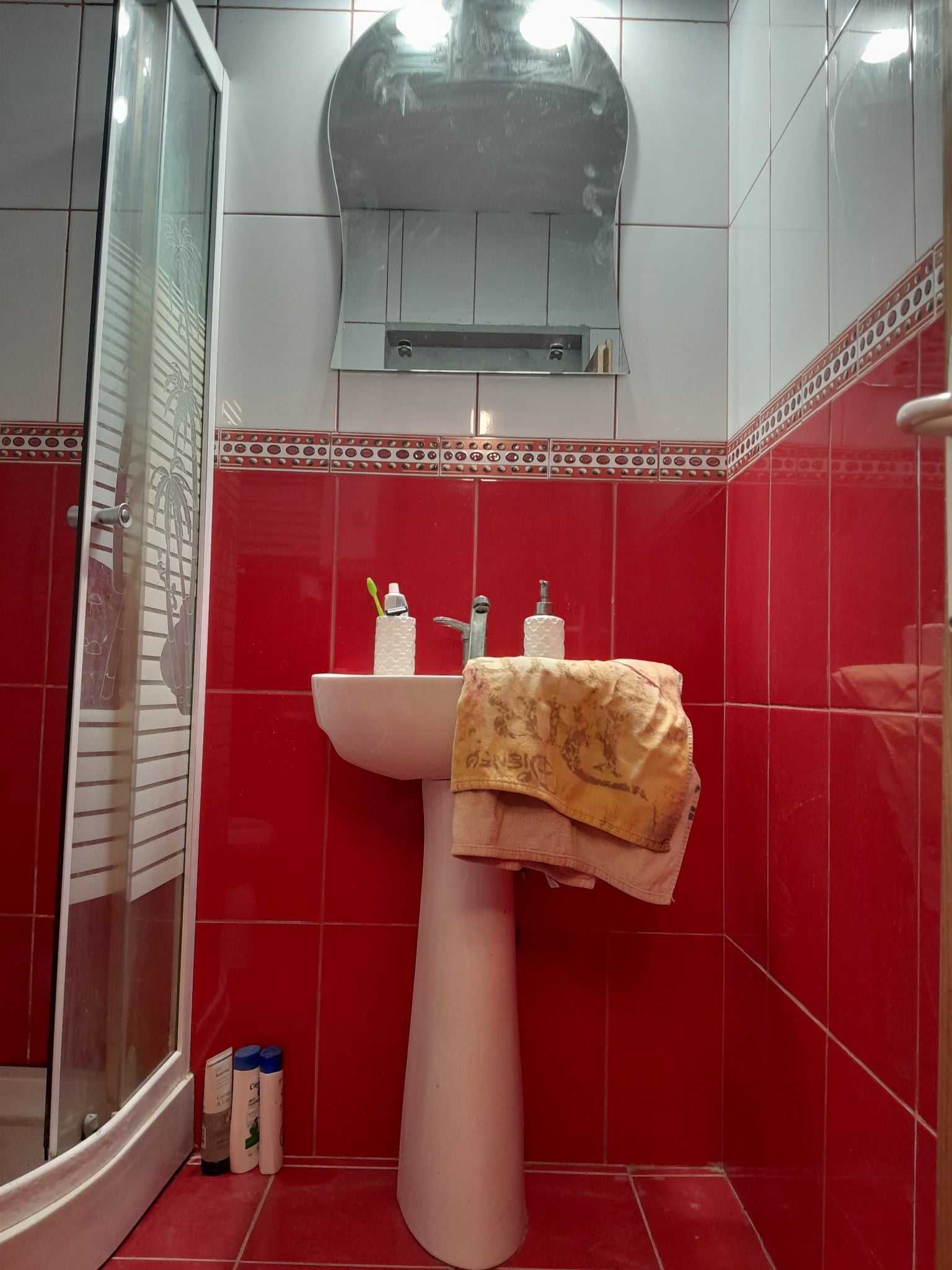Casă ultracentrală cu spațiu comercial + studio , chiriași stabili !