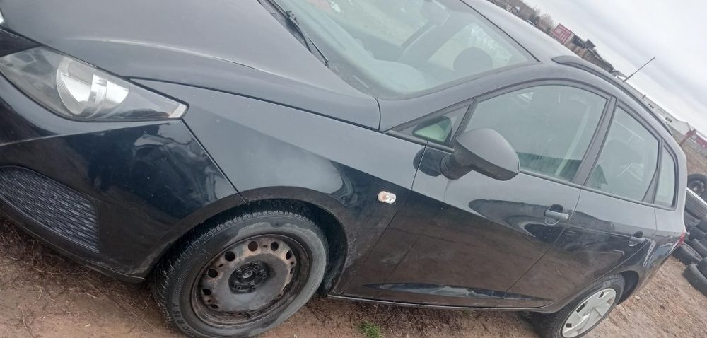 Dezmembrez seat ibiza  1.2 tdi 2012