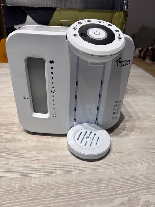 Tommee Tippee Perfect Prep уред за приготвяне на адаптирано мляко