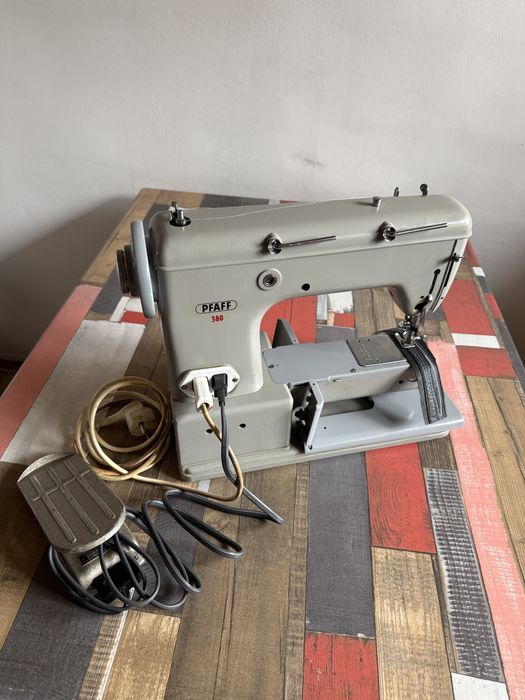 Masina cusut Pfaff 360
