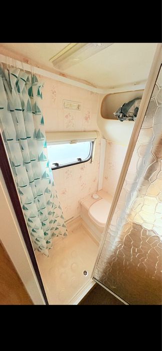 Vând rulota cu 2axe