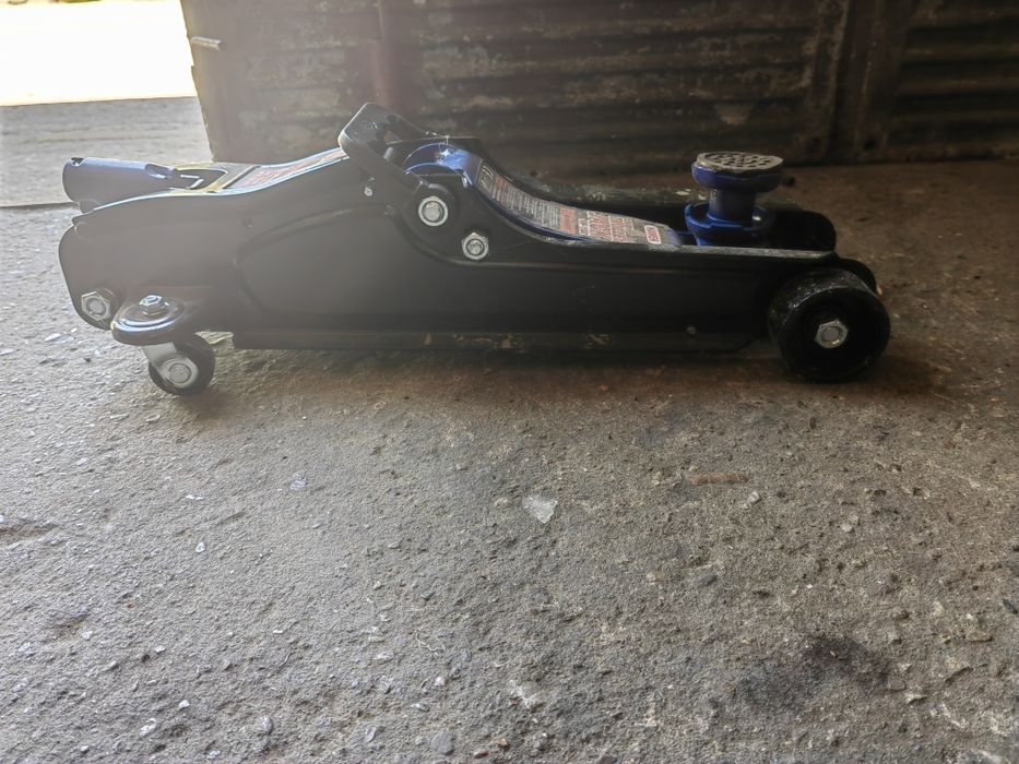 2 броя крикове Hawek