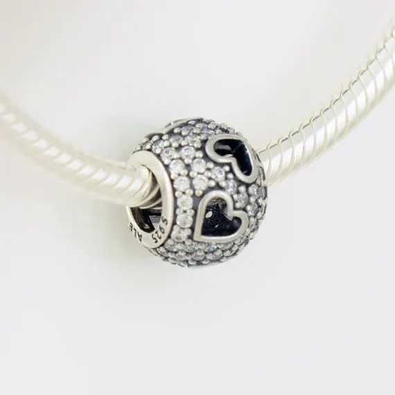 Pandora Talisman inimioare cu structură dantelată, pret excelent!