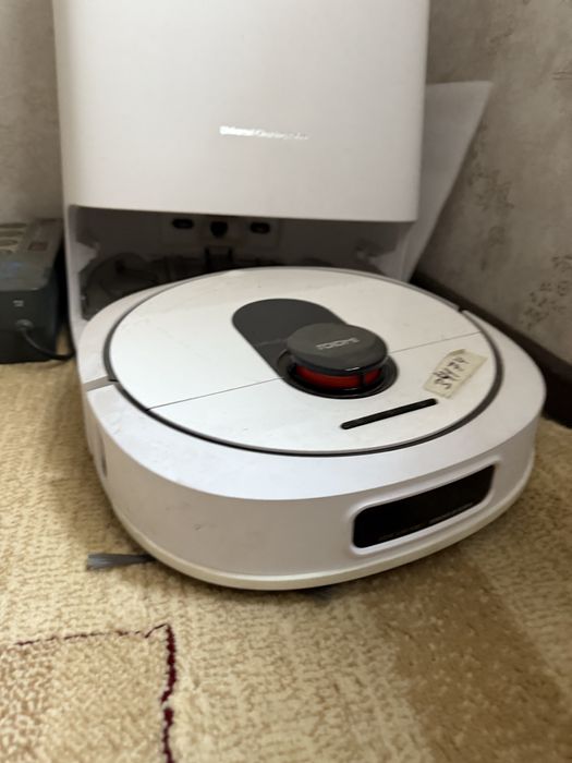 Продам роботпылесос ROIDMI EVA