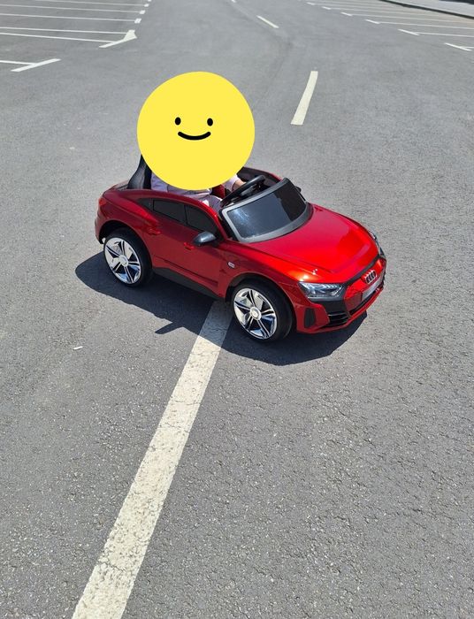 Акумулаторна кола Audi RS e-tron 717 червен