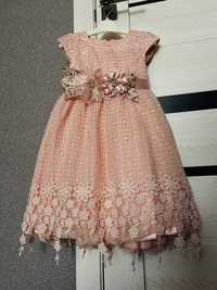 Продам нарядное платье на девочку на возраст 4-5 лет