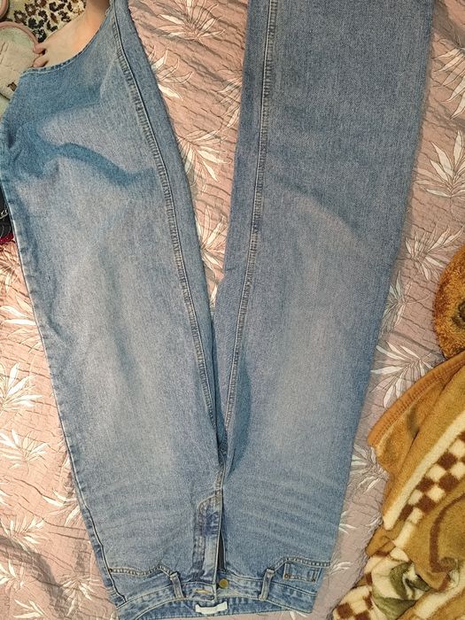 Джинсы голубые, широкие