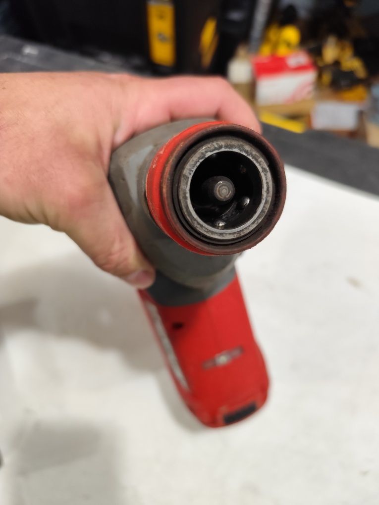 Безчетков акумулаторен перфоратор къртач Милуоки Milwaukee M18 CHX