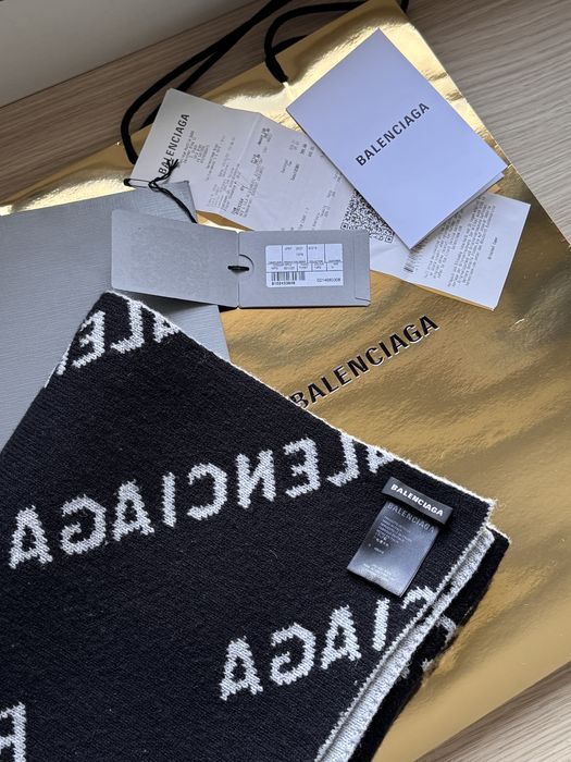 Balenciaga шал 100% вълна Оригинал!