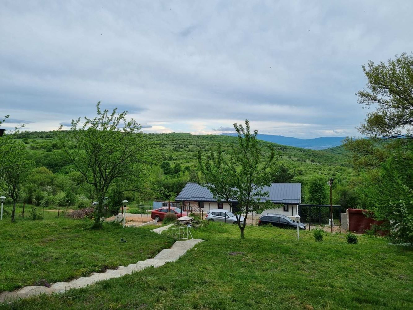 Къща в общ. Костинброд, с. Царичина