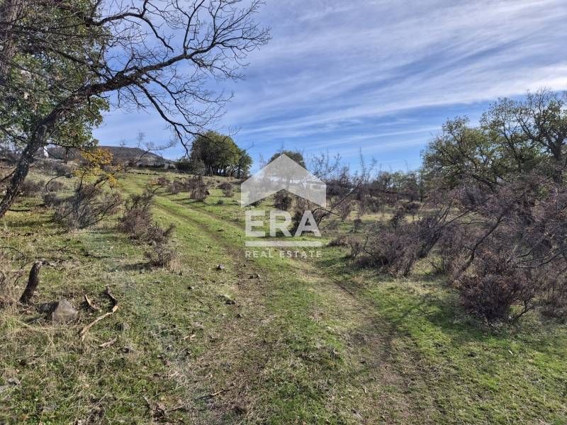 Уникален парцел на брега на язовир Студен кладенец