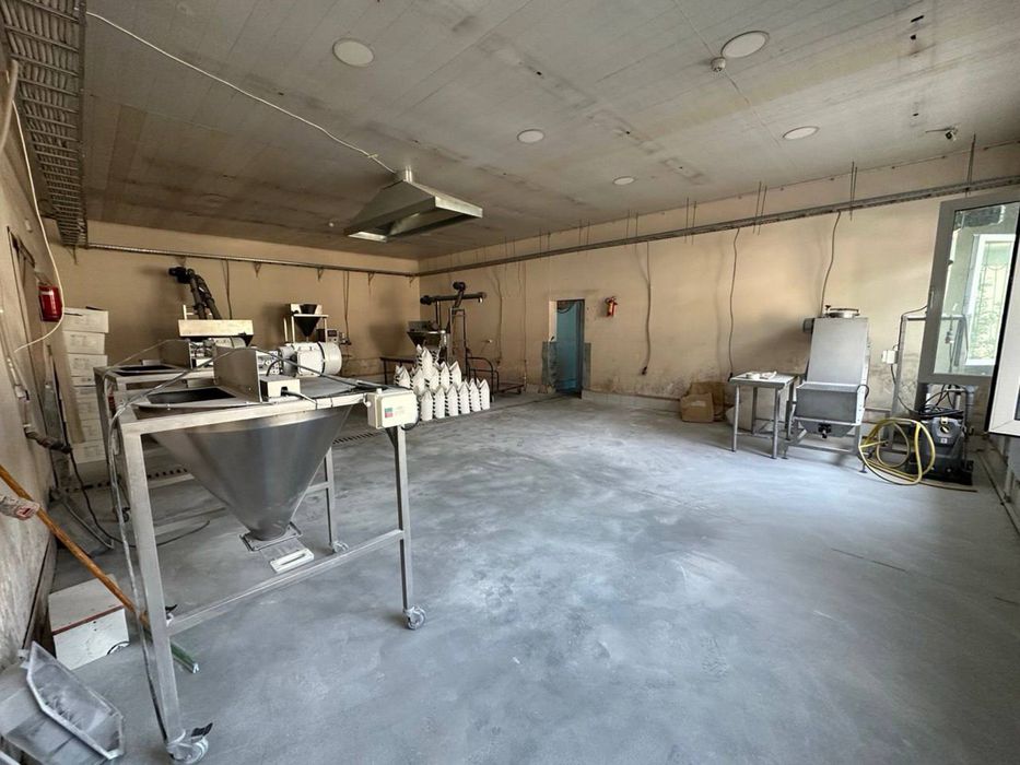 Продается ул. Фаргона Йули 10 соток 545 м2 производственное помещение