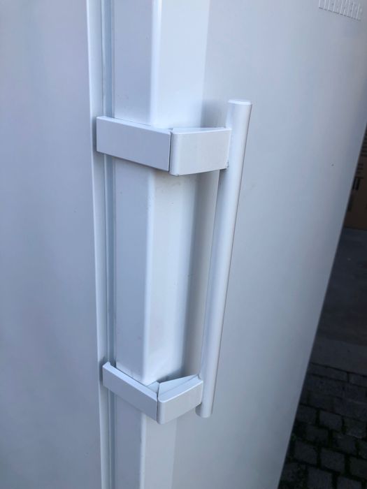 Продавам вертикален фризер Liebherr  – 350 лв