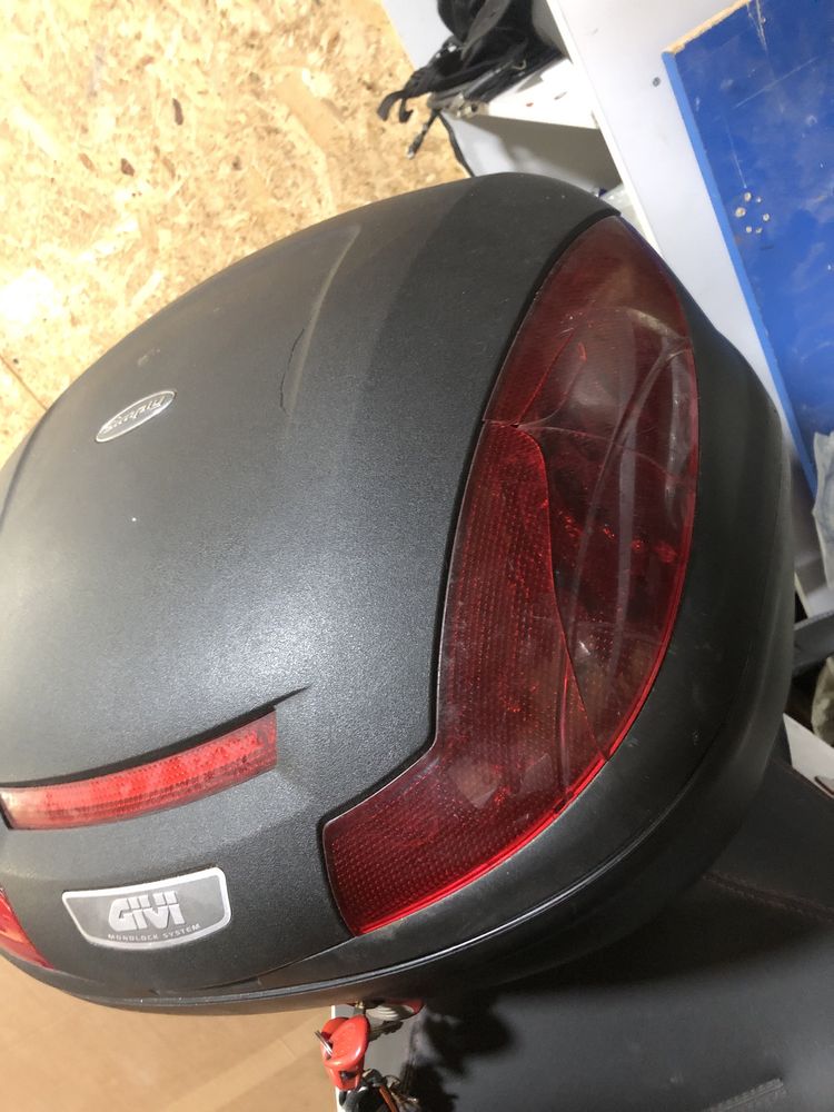 Topcase piaggio mp3 /yourban /hpe complet cu 2 chei