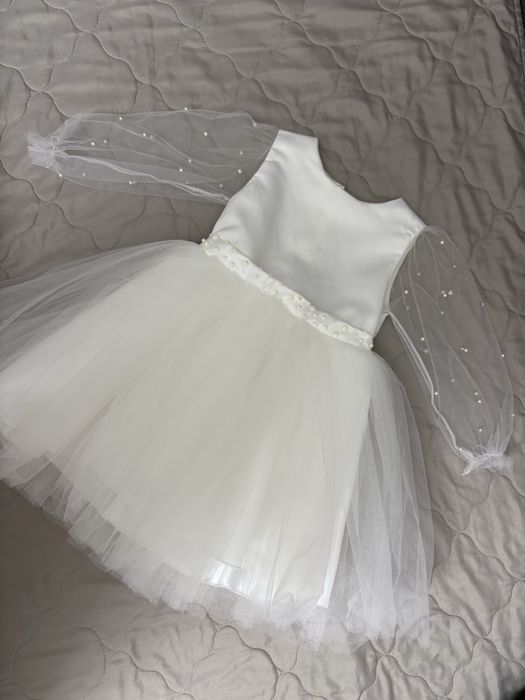 Платье в белом цвете