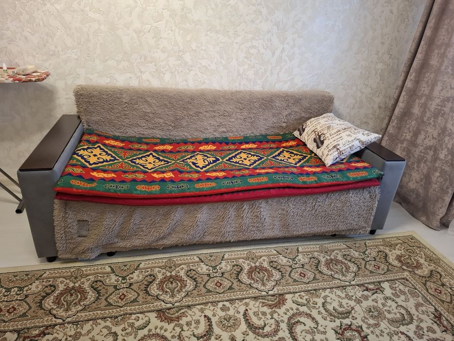 Продам диван в хорошем состоянии