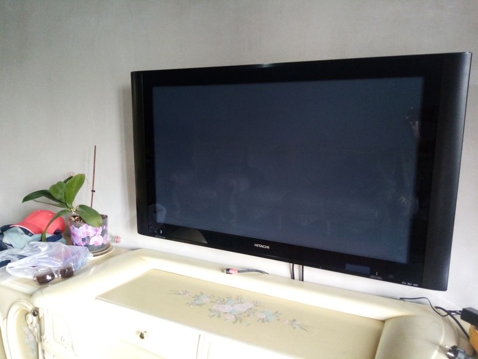 Продам телевизор Hitachi