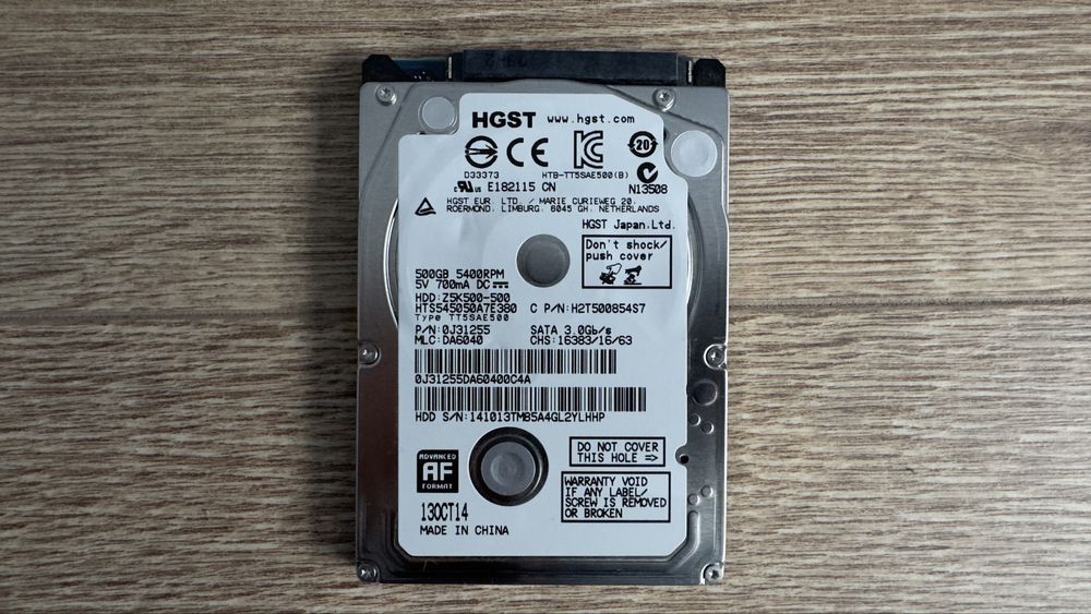 Жесткий диск HGST Travelstar 500GB.