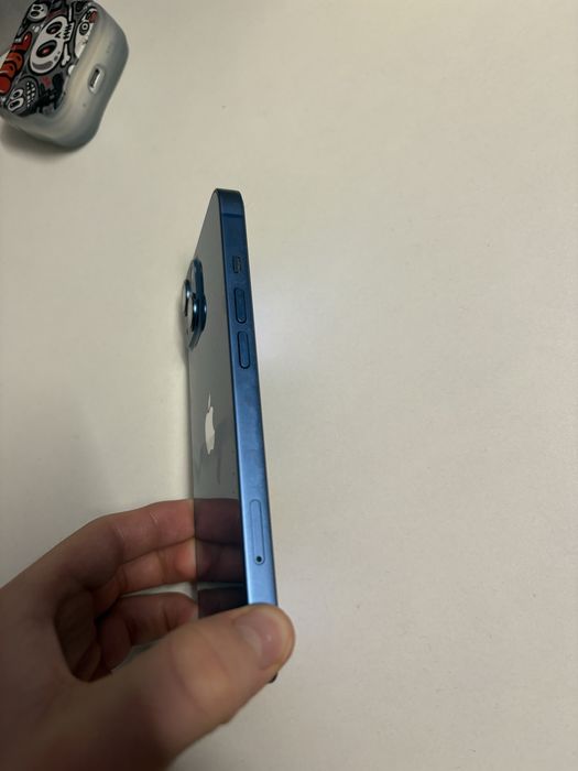 Iphone 13 blue se vinde doar în Rm.Vâlce