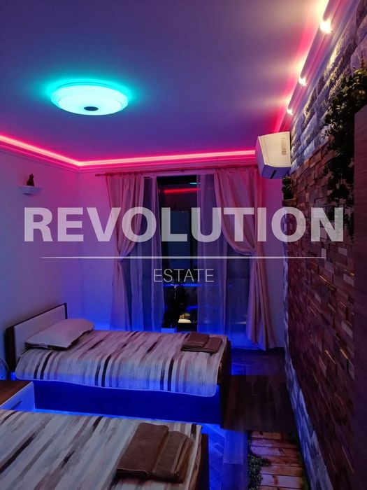 Дава се под наем Тристаен апартамент в Варна, Център - 80 кв.м за 1200 € - Снимка #4