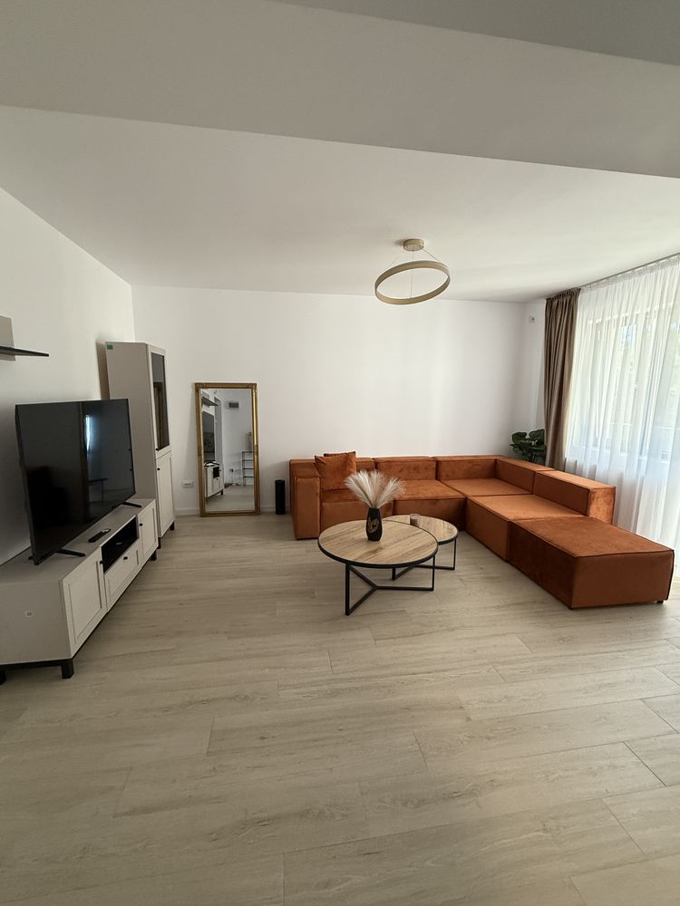 Apartament 3 camere de inchiriat cu curte la parter cartier Orizont