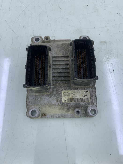 Dezmembrez Calculator motor ECU de pe Opel CORSA D 2006-2014