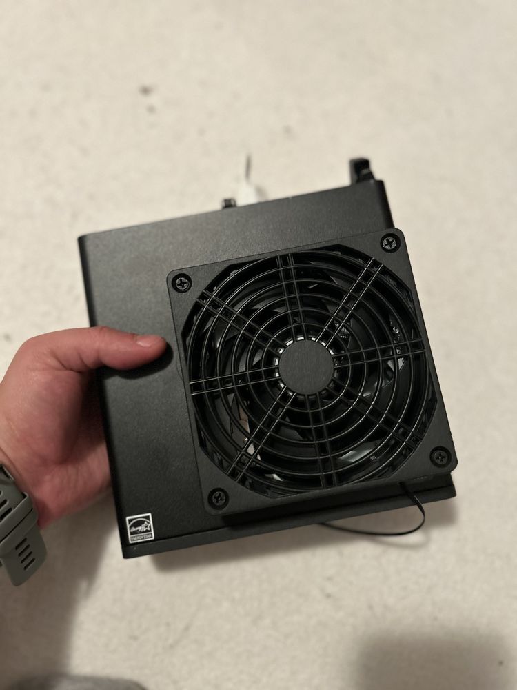 Mini PC HP 705 g4 ryzen 2400g placa video Vega 11 16 gb 512SSD 1TB HDD