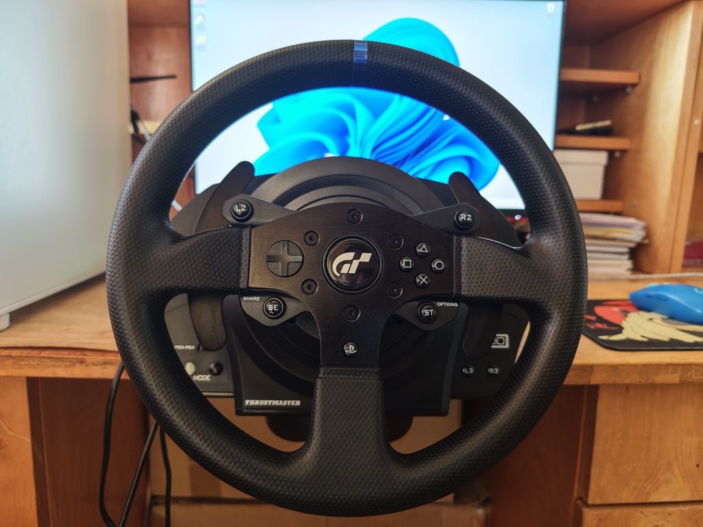 Thrustmaster t300 rs gt волан с педали