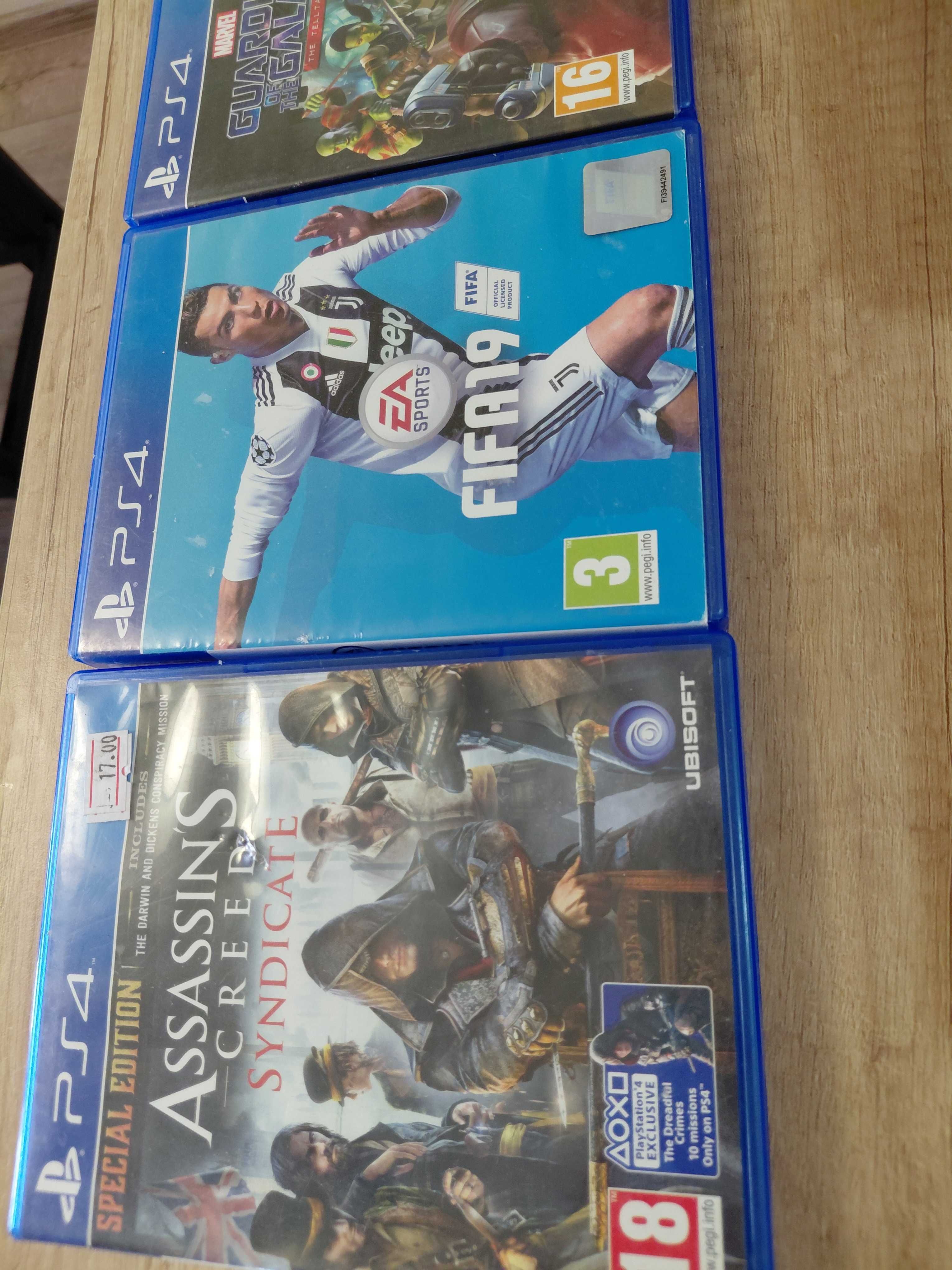 Play Station 4, с два джойстика