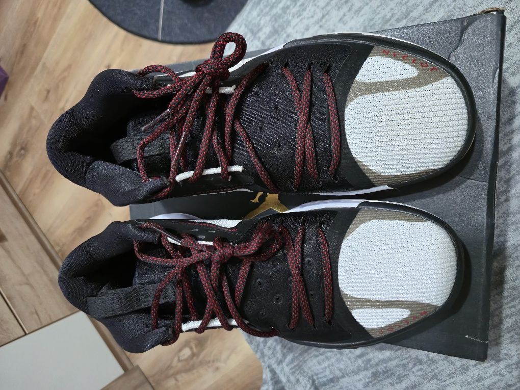 Adidași Jordan Zoom Separate