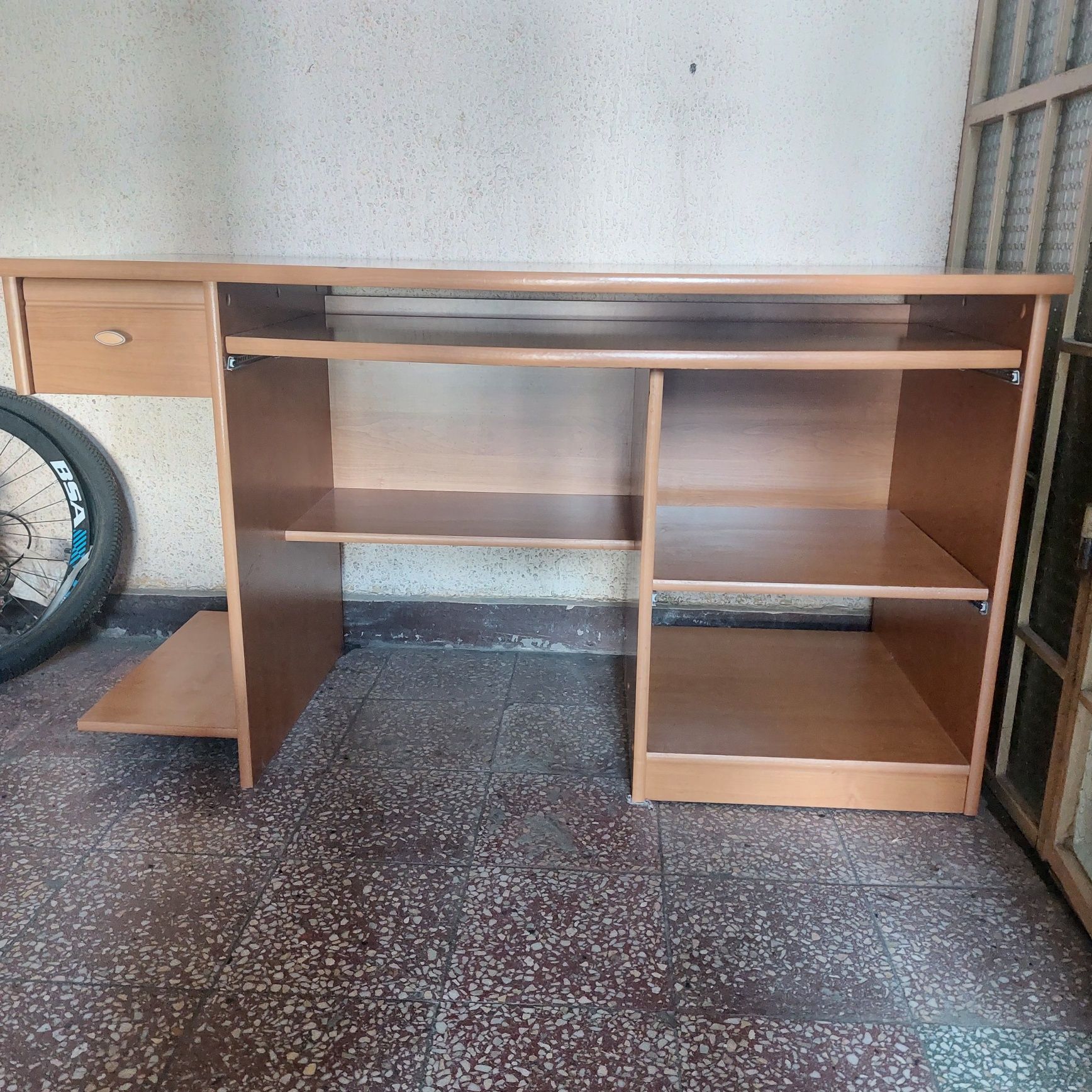 Продавам работно бюро
