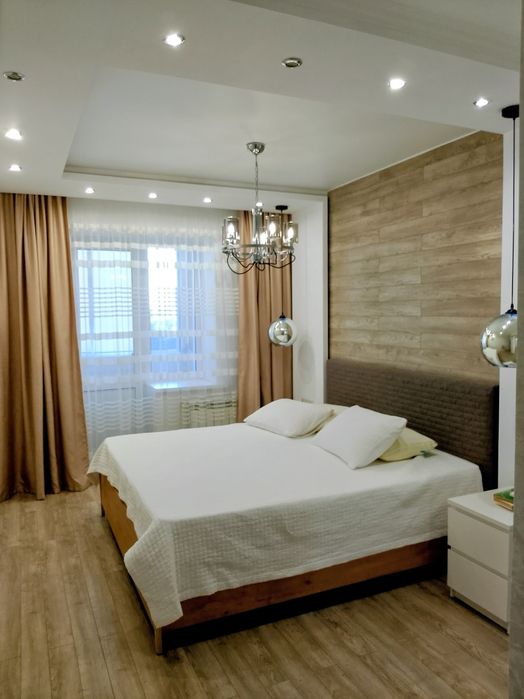 Продам 3 ком квартиру 104 м2 в новом доме в районе 7 школы