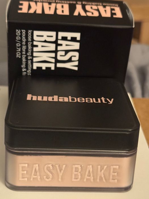 Пудра Huda Beauty