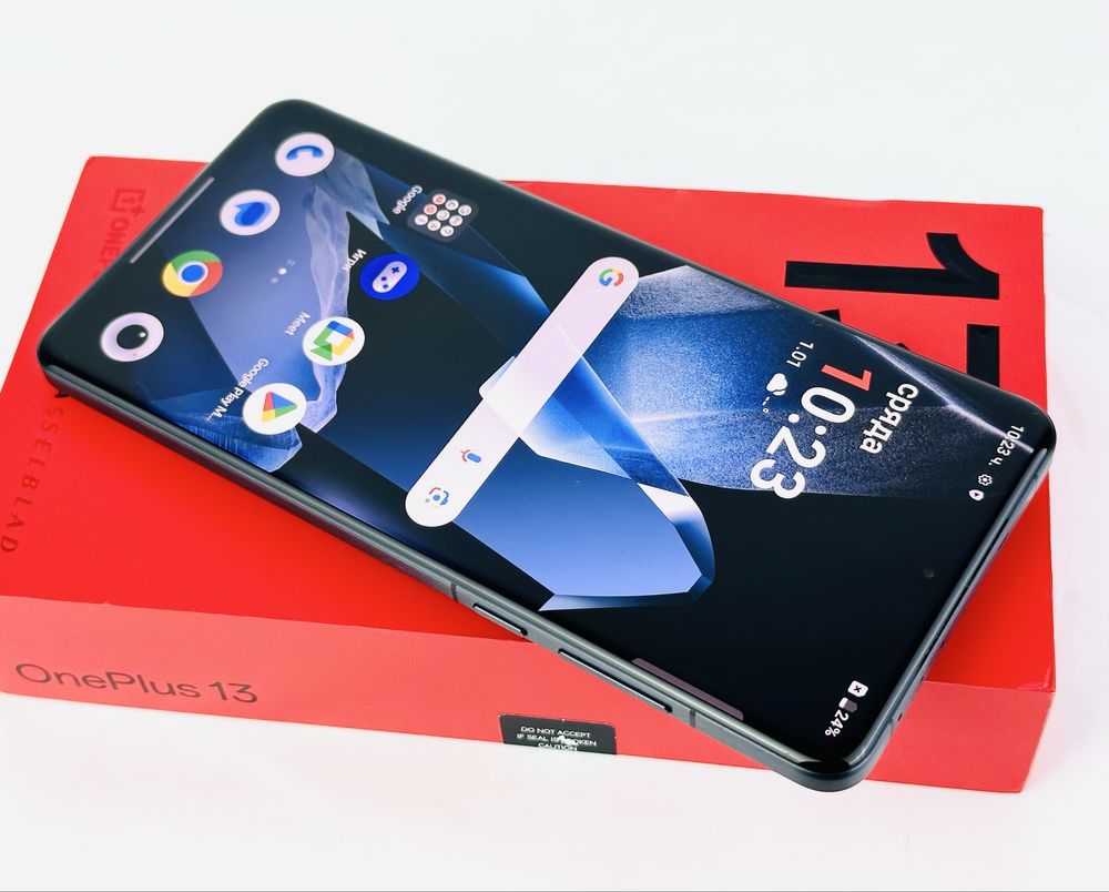 KATO НОВ! OnePlus 13 5G 16RAM 512GB Black Eclipse Гаранция!