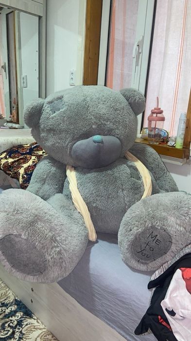 продаются мягкие игрушки, разных размеров.