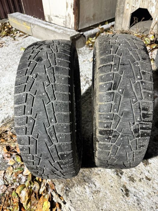 Продам резину 2 шт