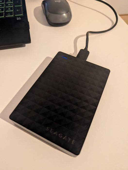 Vând HDD extern Seagate 4TB