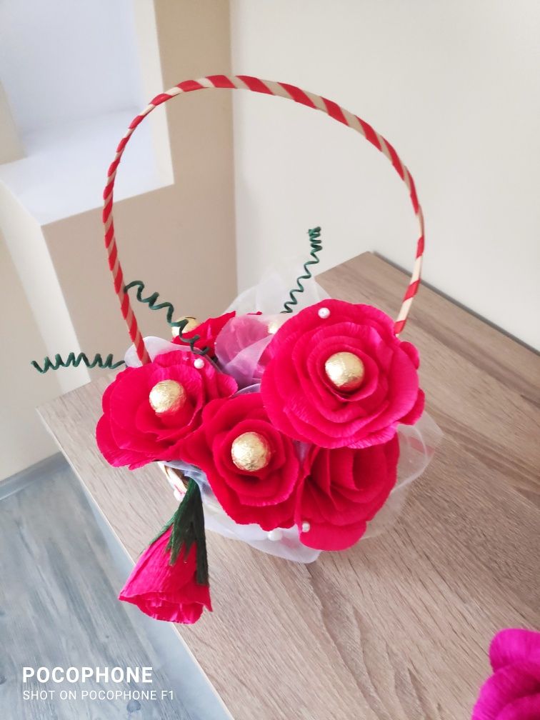 Букети и кошници с цветя от бонбони