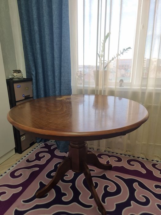 Продам стол цена 20000