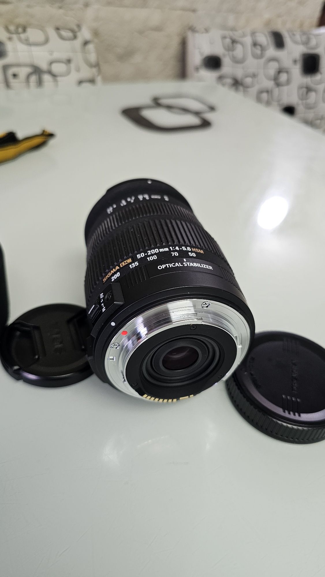 Obiectiv Sigma 55-200mm f/4-5.6 DC HSM -pentru Canon EF-S