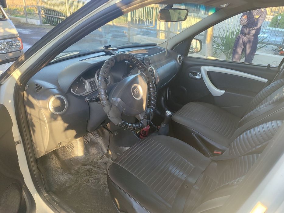 Lada Largus reno.1.8 tezda sotiladi