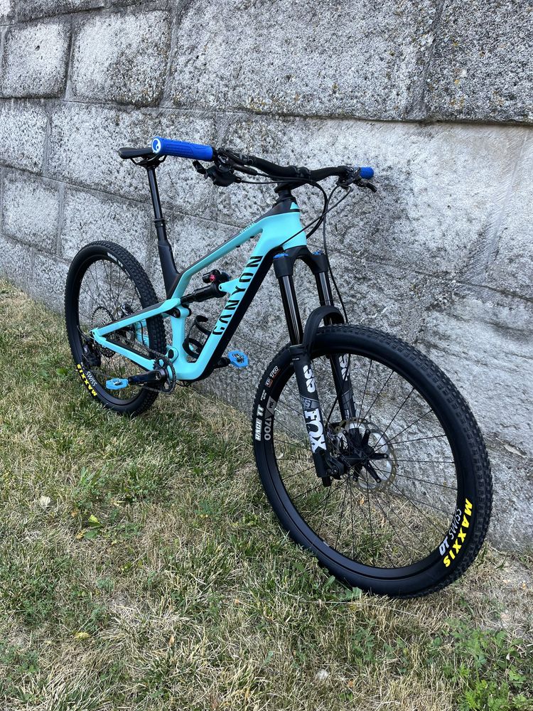 Bicicleta CANYON Spectral FULL Suspension, Carbon, FOX 36 “M” 2023.