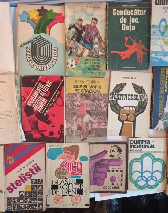 Vând/Schimb 27 de cărți,tematică sport-fotbal.Câteva cărți cu defecte.