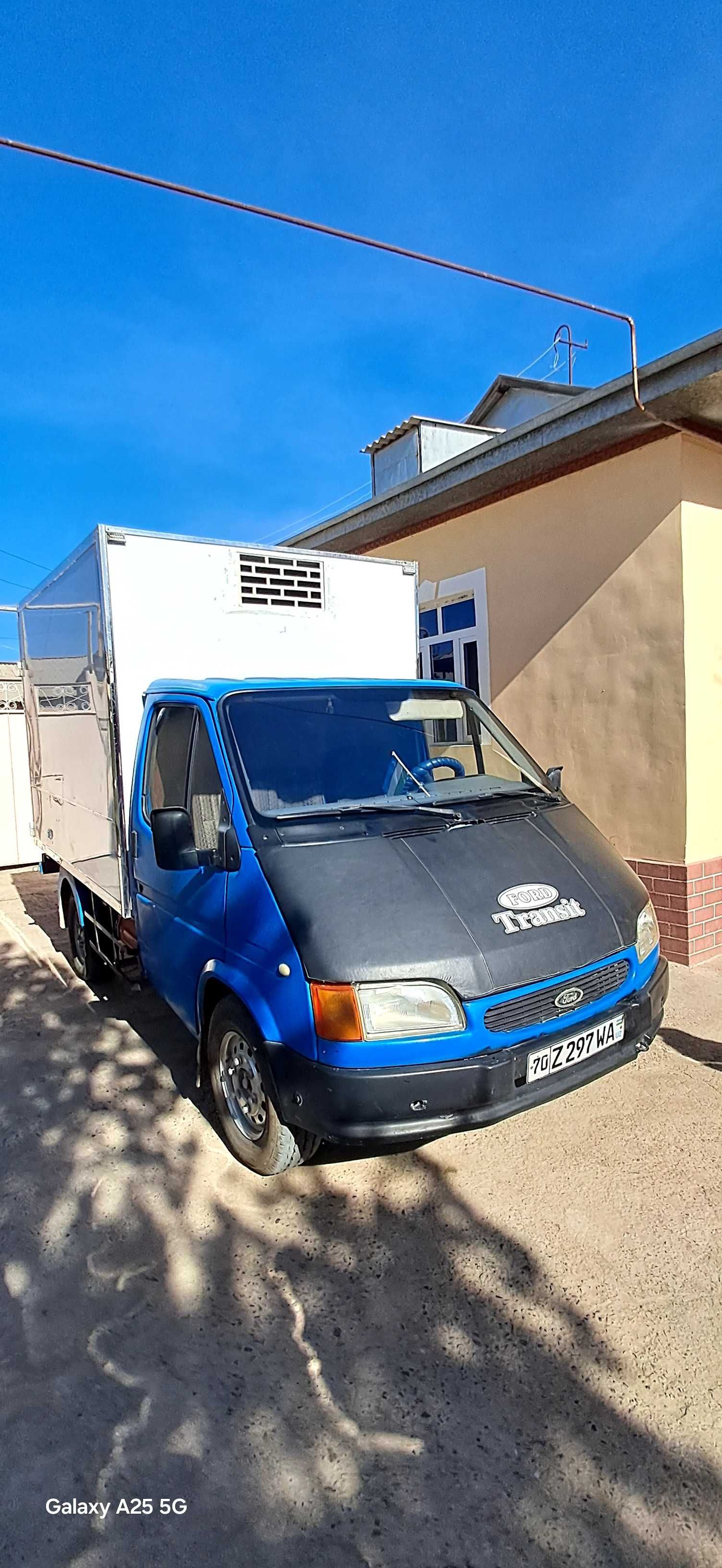 Ford Transit 1990 yili. SOTILADI