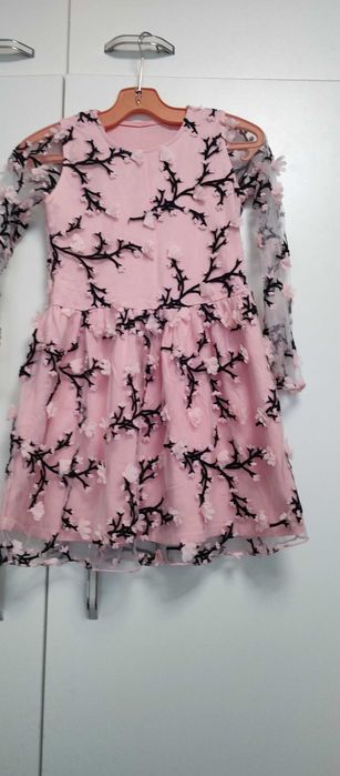 Детска рокля на цветя