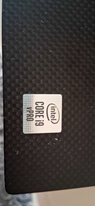 Лаптоп  DELL corei9 vPro